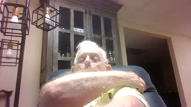 bootlegmanz online show from November 24, 2025, 7:14 pm