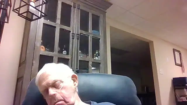Snapshot of bootlegmanz chatting on June 16, 2026, 4:07 pm bootlegmanz online show from June 16, 2026, 4:07 pm