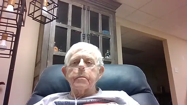 Snapshot of bootlegmanz chatting on June 19, 2026, 11:20 pm bootlegmanz online show from June 19, 2026, 11:20 pm