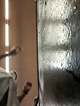 miicheele32 online show from November 3, 2025, 2:28 am