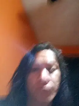 miicheele32 online show from October 8, 2025, 8:38 am