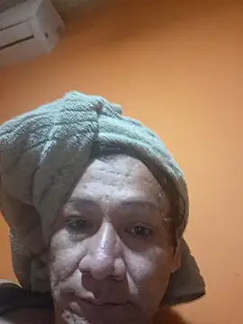 miicheele32 online show from November 4, 2025, 7:45 am