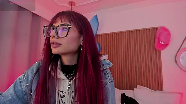 sophiecherry  online show from November 4, 2025, 9:40 pm