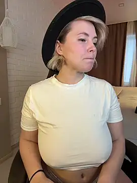 Charming Daphny online show from December 4, 2025, 6:12 am