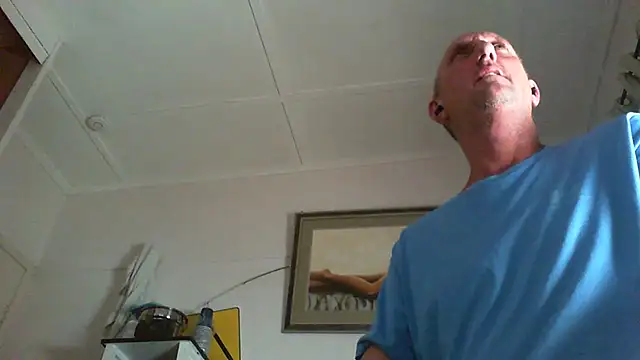 Snapshot of OUTAKONTROL750 chatting on August 5, 2026, 11:04 am OUTAKONTROL750 online show from August 5, 2026, 11:04 am