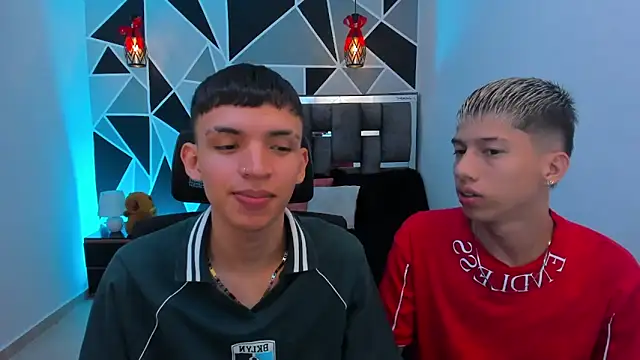 Snapshot of Juan_Nd_Steven chatting on May 13, 2026, 12:39 am Juan Nd Steven online show from May 13, 2026, 12:39 am