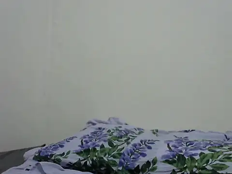 shanycute1 online show from November 17, 2025, 5:33 am