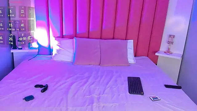 Snapshot of miah_connor chatting on March 11, 2026, 7:19 pm miah connor online show from March 11, 2026, 7:19 pm