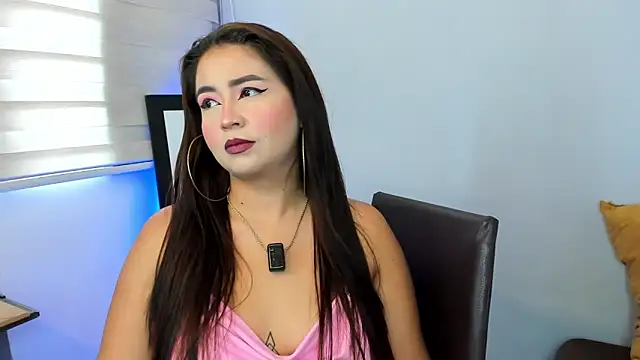 Snapshot of LiahDiaz chatting on April 17, 2026, 2:20 pm LiahDiaz online show from April 17, 2026, 2:20 pm
