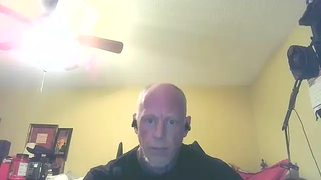 hunterbiggun007 online show from December 15, 2025, 6:36 pm