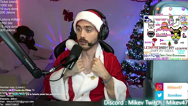 Snapshot of Mikev chatting on December 1, 2025, 7:04 pm Mikev online show from December 1, 2025, 7:04 pm