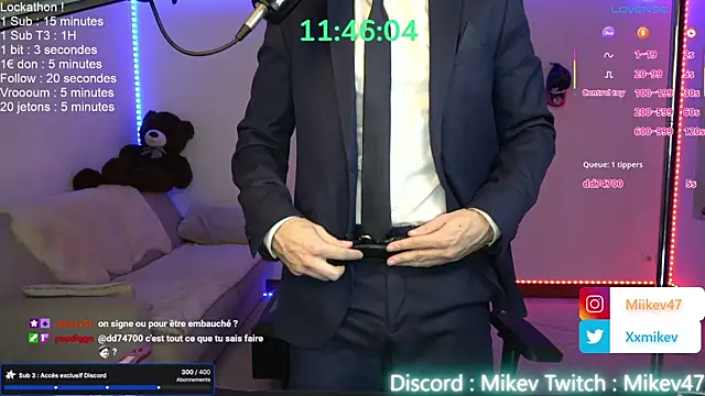 Snapshot of Mikev chatting on October 13, 2025, 6:09 pm Mikev online show from October 13, 2025, 6:09 pm