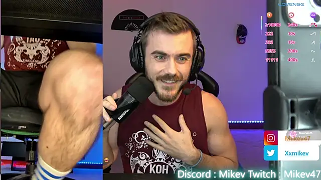 Snapshot of Mikev chatting on November 10, 2025, 7:19 pm Mikev online show from November 10, 2025, 7:19 pm