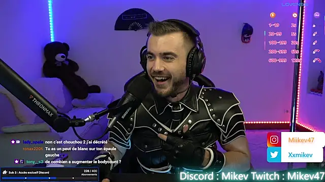 Snapshot of Mikev chatting on October 20, 2025, 6:08 pm Mikev online show from October 20, 2025, 6:08 pm