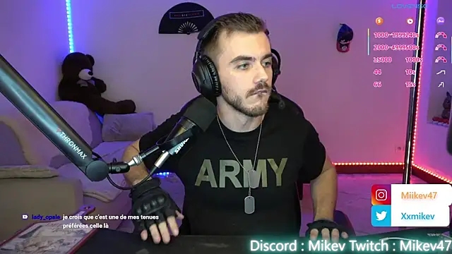 Snapshot of Mikev chatting on October 23, 2025, 6:06 pm Mikev online show from October 23, 2025, 6:06 pm