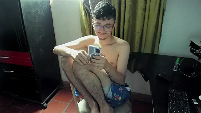 Snapshot of Waturox chatting on July 23, 2026, 9:00 pm Waturox online show from July 23, 2026, 9:00 pm