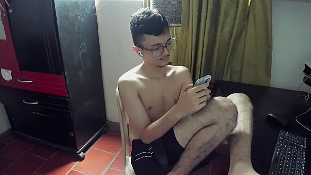 Snapshot of Waturox chatting on July 8, 2026, 3:45 pm Waturox online show from July 8, 2026, 3:45 pm