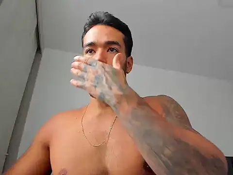 Alexander Martines online show from August 6, 2026, 9:43 pm