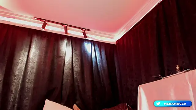 MiaKnox online show from April 29, 2026, 12:04 am