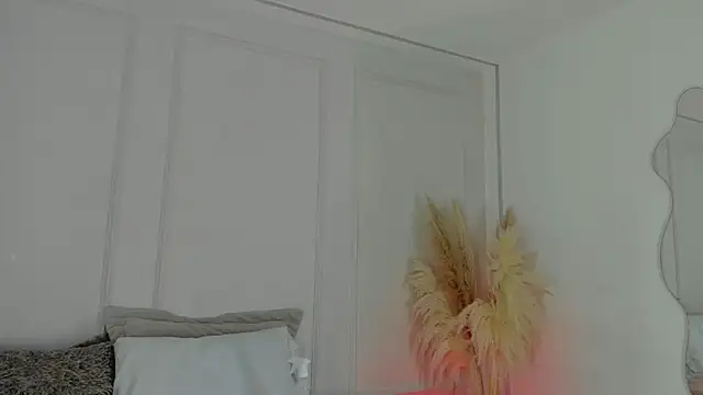 Mariapettit online show from June 10, 2026, 4:35 am