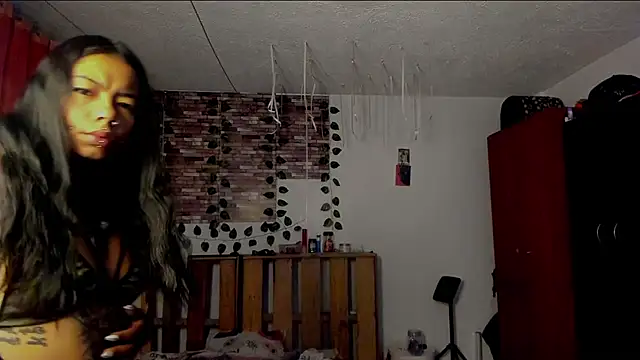 nicole volkov online show from November 21, 2025, 6:12 am