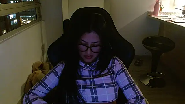 Snapshot of Charlotte_cute18 chatting on December 5, 2025, 1:16 am Charlotte cute18 online show from December 5, 2025, 1:16 am