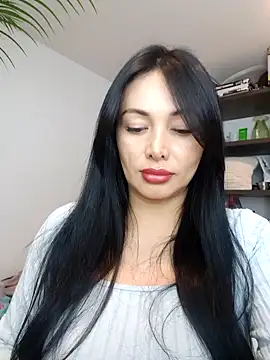 Snapshot of _monicab chatting on June 4, 2026, 3:33 am monicab online show from June 4, 2026, 3:33 am