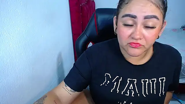 loly bigbooty4u online show from March 10, 2026, 5:22 am