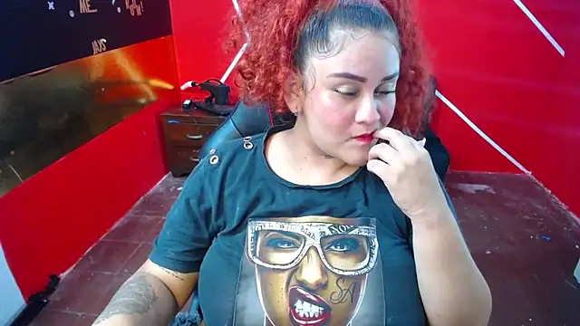 Snapshot of loly_bigbooty4u chatting on November 13, 2025, 6:17 am loly bigbooty4u online show from November 13, 2025, 6:17 am