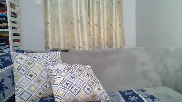 Petite 254 online show from April 30, 2026, 12:50 am