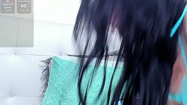 Snapshot of SexyLatinsx chatting on December 2, 2025, 7:48 pm SexyLatinsx online show from December 2, 2025, 7:48 pm