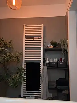 Snapshot of ElenaHaze chatting on February 15, 2026, 8:46 am ElenaHaze online show from February 15, 2026, 8:46 am