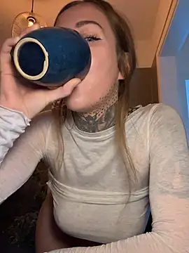 Snapshot of ElenaHaze chatting on March 2, 2026, 7:48 am ElenaHaze online show from March 2, 2026, 7:48 am