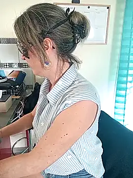 Snapshot of Rose_Libertine chatting on April 20, 2026, 4:41 pm Rose Libertine online show from April 20, 2026, 4:41 pm