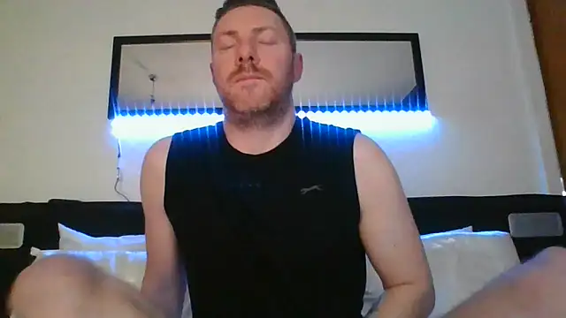 Snapshot of Fit4fun24 chatting on June 1, 2026, 6:40 pm Fit4fun24 online show from June 1, 2026, 6:40 pm