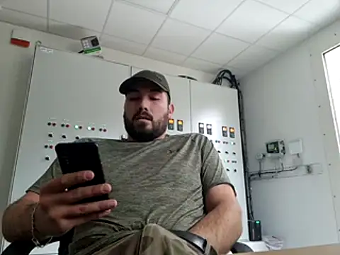 Leonormaldick online show from December 15, 2025, 12:44 pm