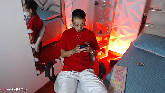Jonesliam23 online show from April 24, 2026, 8:11 pm