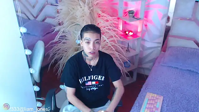 Snapshot of Jonesliam23 chatting on October 12, 2025, 7:26 pm Jonesliam23 online show from October 12, 2025, 7:26 pm