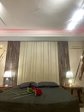 adaraSmiith online show from December 17, 2025, 8:03 pm