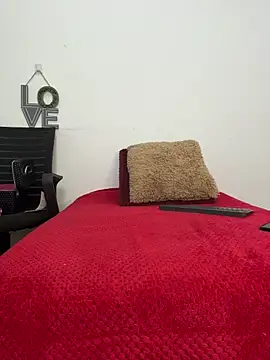 Snapshot of luisa_curli chatting on April 4, 2026, 11:22 pm luisa curli online show from April 4, 2026, 11:22 pm