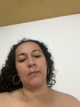 Snapshot of luisa_curli chatting on February 10, 2026, 4:22 am luisa curli online show from February 10, 2026, 4:22 am