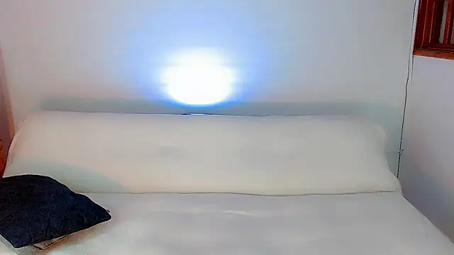 Snapshot of laura_sweett120 chatting on February 23, 2025, 11:47 pm laura sweett120 online show from February 23, 2025, 11:47 pm