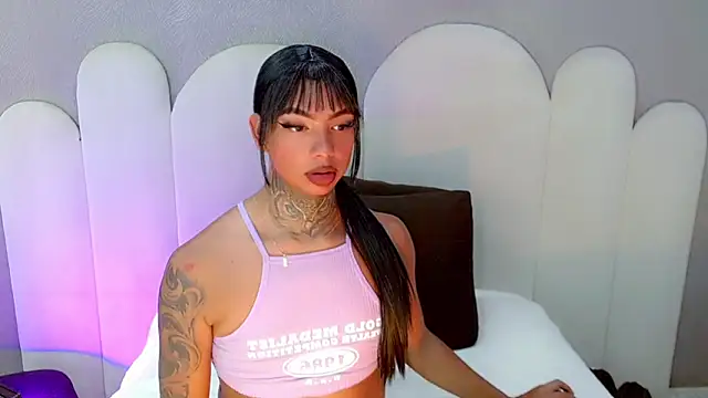 laura sweett120 online show from March 11, 2026, 5:23 am