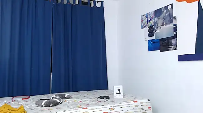 Snapshot of Sanit_Di chatting on December 20, 2024, 2:37 pm Sanit Di online show from December 20, 2024, 2:37 pm