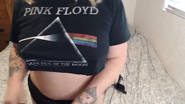 Snapshot of anja_peach chatting on April 22, 2026, 4:25 pm anja peach online show from April 22, 2026, 4:25 pm