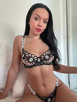 Vanesskaa online show from July 19, 2026, 4:37 pm