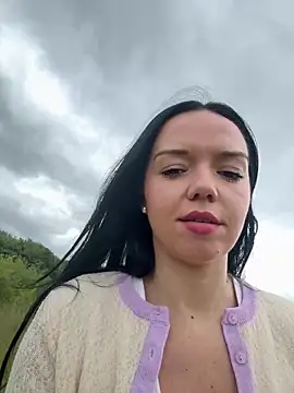 Snapshot of Vanesskaa chatting on June 17, 2026, 1:21 pm Vanesskaa online show from June 17, 2026, 1:21 pm