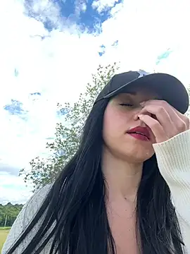Snapshot of Vanesskaa chatting on June 2, 2026, 5:02 pm Vanesskaa online show from June 2, 2026, 5:02 pm