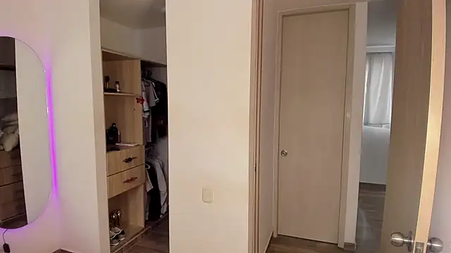 rose scottt online show from November 28, 2025, 2:50 pm