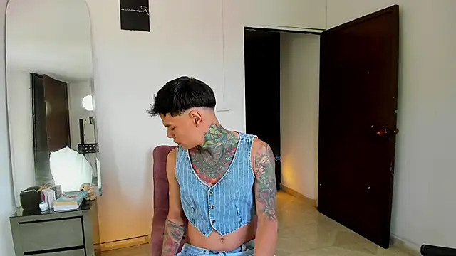 Snapshot of Jordyrodriiguez chatting on October 17, 2025, 4:53 pm Jordyrodriiguez online show from October 17, 2025, 4:53 pm